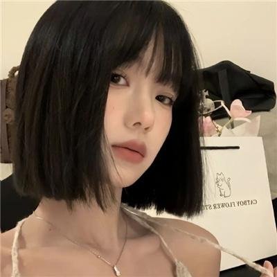 不要抬头 在线观看封面