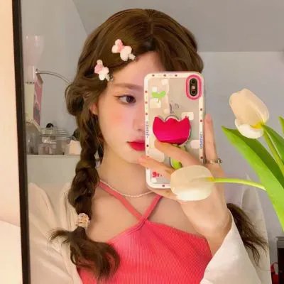 她比烟花寂寞 在线观看封面